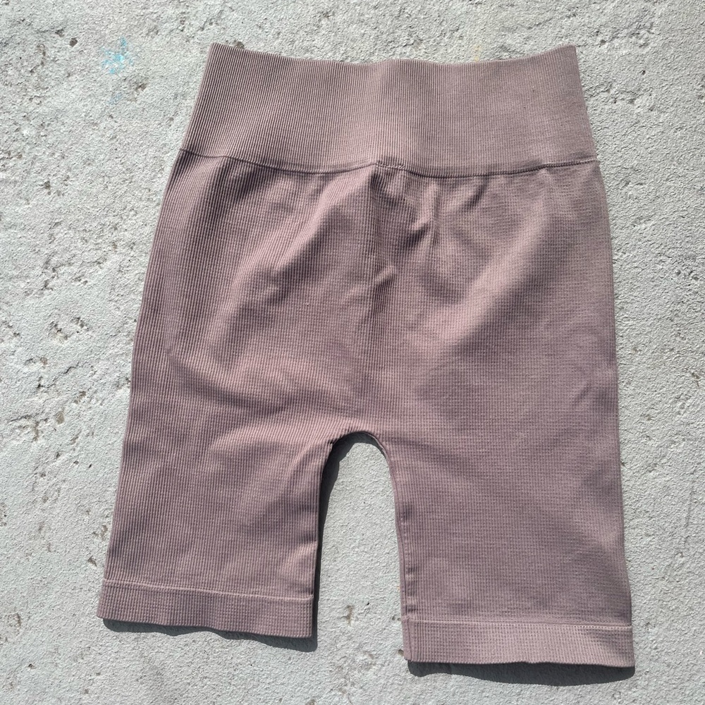 avocado ribbed taupe biker shorts womens small / medium